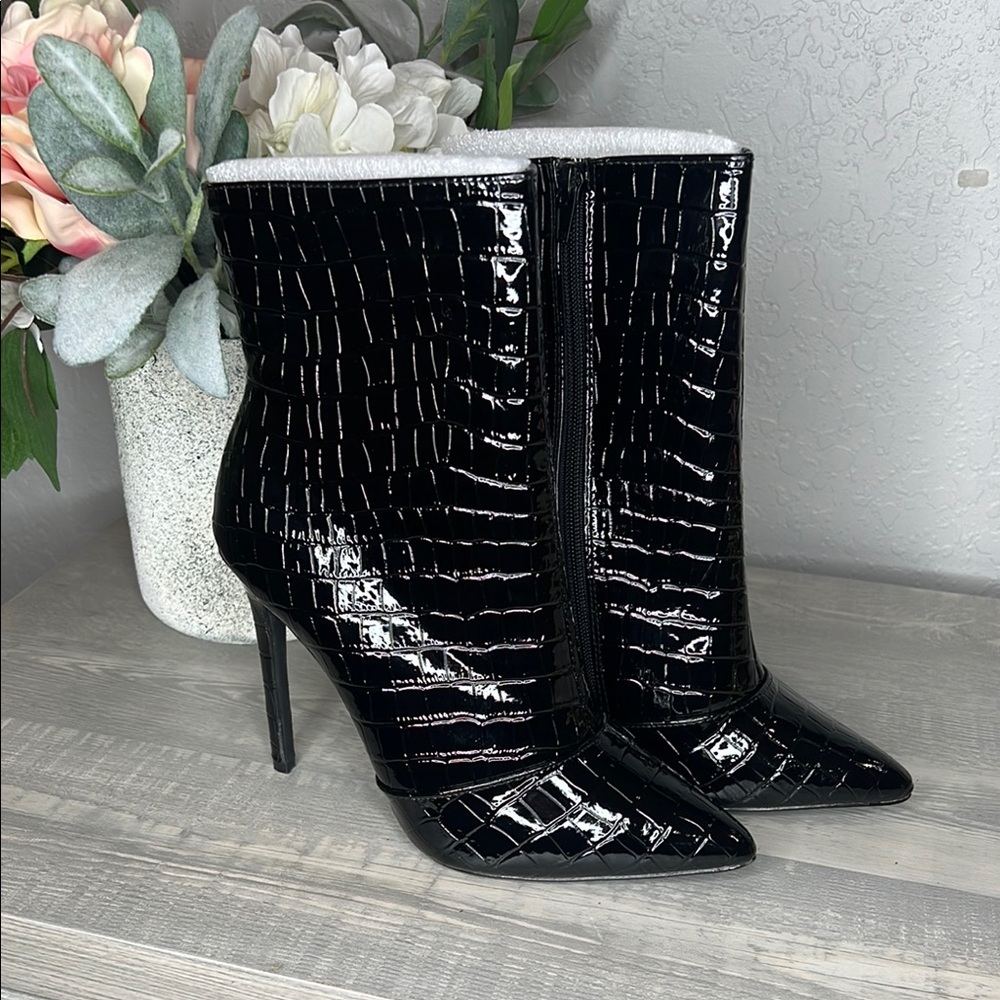 Black Croc-Embossed Women's Ankle Boots